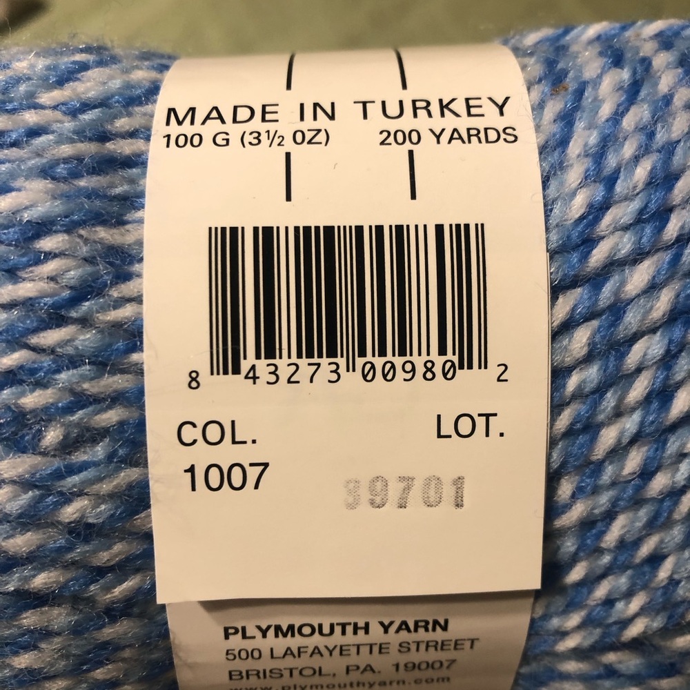 8 full skeins Plymouth yarn encore worsted - Picture 3 of 3